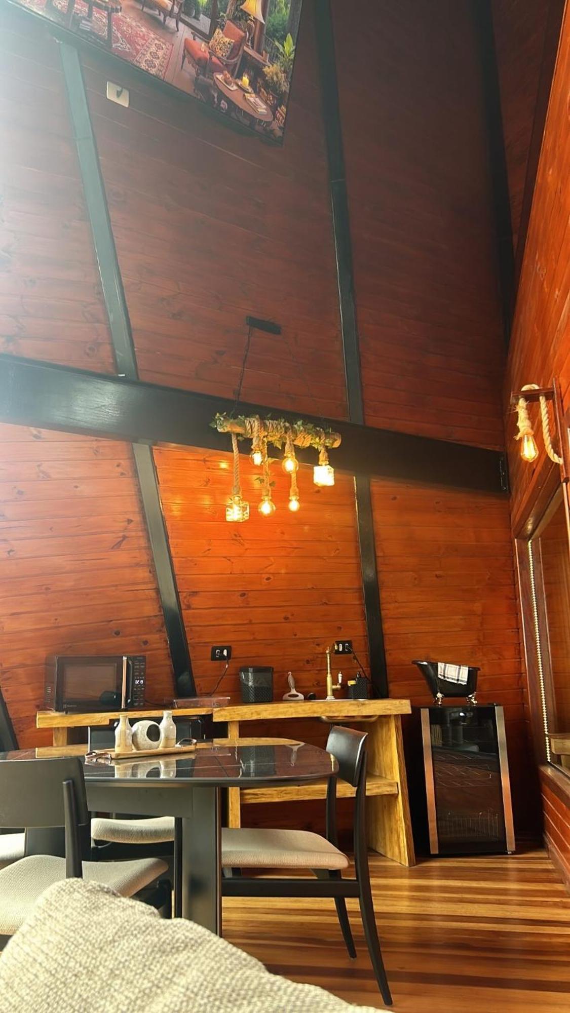 Chale Boutique Spa- Sauna Seca, Jacuzzi , Rede Suspensa Campos do Jordão